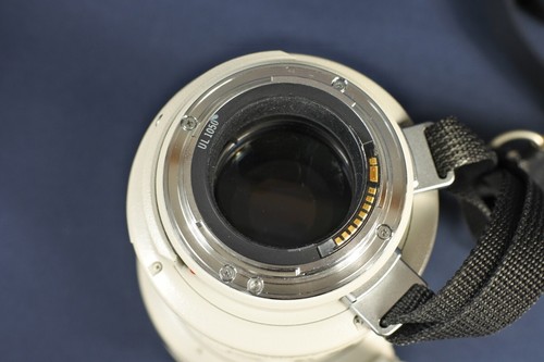 Teleobjetivo Canon EF 200mm f/1.8 L USM AF con capucha y maletero de Japón - Imagen 7 de 24