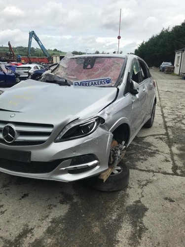 MERCEDES B-CLASS ELECTRIC DRIVE SPORT 2014-2017 WHEEL NUT BREAKING SPARES PARTS - Picture 3 of 9