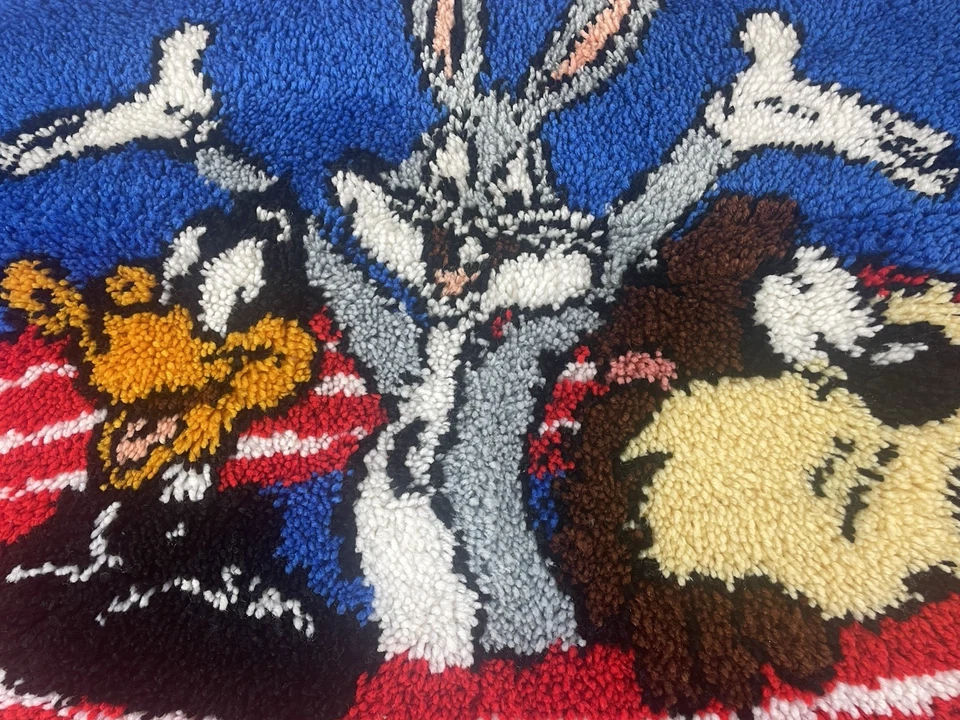 Винтажный крючок защелки Looney Tunes жуки Taz Daffy 44 дюйма x 30 дюймов настенное искусство завершено/подложка - Изображение 3 из 4