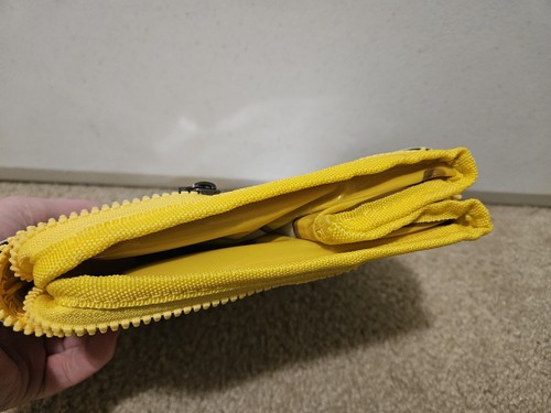 NEW Nintendo Amiibo PowerA Question Block Carrying Case Never Used Yellow - Picture 6 of 6