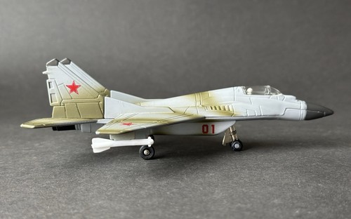 ERTL Force One F-16 Falcon & MiG-29 Fulcrum Fighter Aircraft Plane 1:87 Diecast - Picture 7 of 21