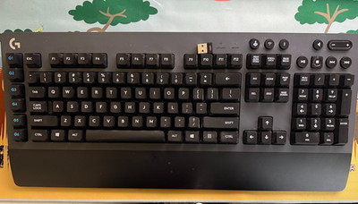 Logitech g613  Wireless Mechanical Romer-G Tactile Switch Gaming Keyboard