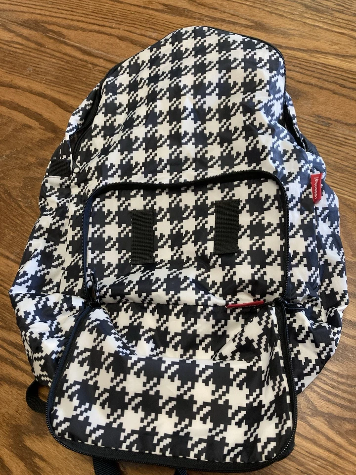 Mochila ligera Reisenthal en blanco y negro Foto 3 de 4