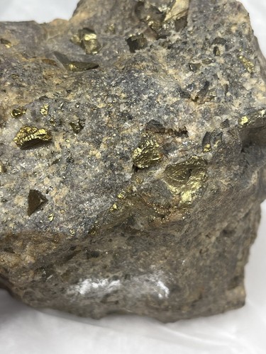 Large Raw Chalcopyrite Crystal Cluster 4.06lbs mineral specimen 5x4.5x3.5”Approx - Picture 10 of 18