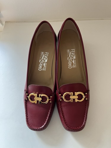 Neu ohne Karton Salvatore Ferragamo rot Leder Logo Schnalle Loafer Pumps Größe 9AA