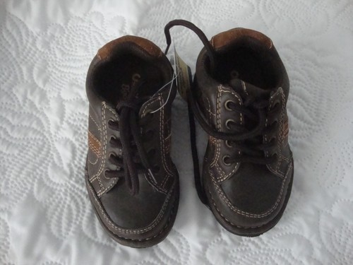 BOYS CASUAL SHOES TODDLER SIZE 6 OSHKOSH BROWN SHOES DRESS SHOES - Picture 2 of 3