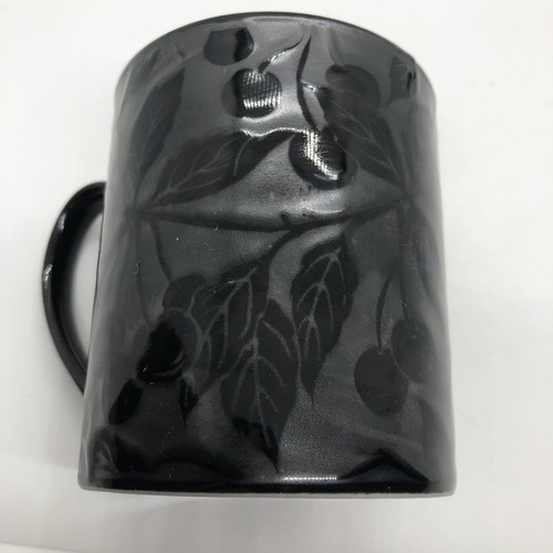 Pier 1 Mug Japan Black Cherry Cherries Coffee Tea Cup Handle 8 Fl oz - Picture 5 of 10