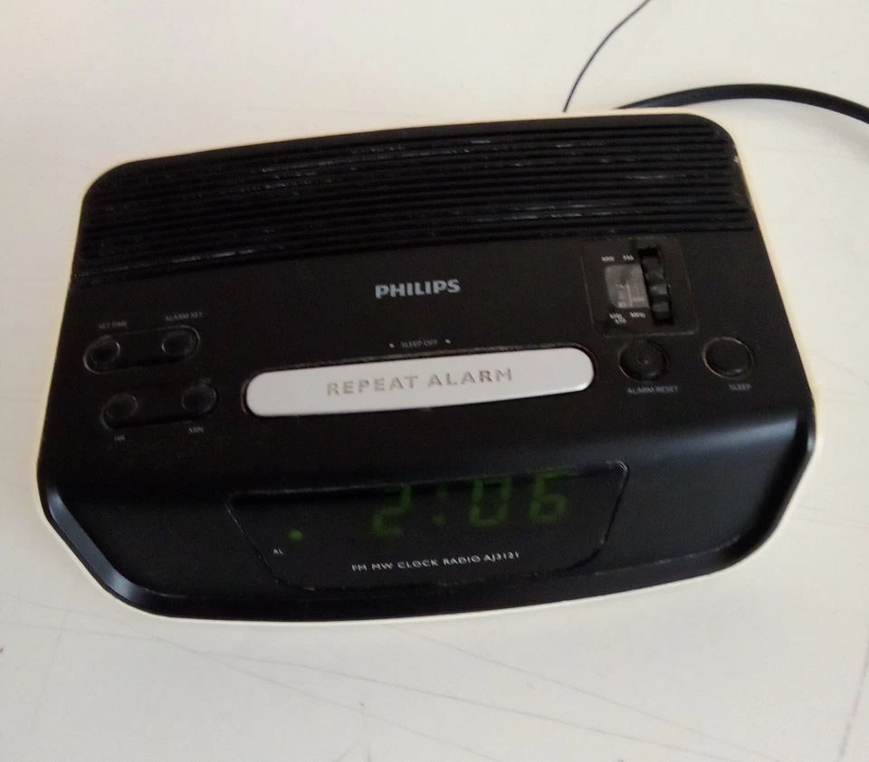 Philips AJ3121/12 Radiowecker mit LED Anzeige Uhr, 1990er - Bild 2 von 4