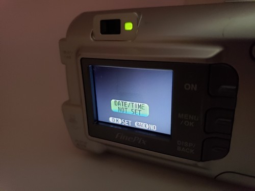 Super Condition Retro Silver Fujifilm FinePix A330 Digital Camera 3.2MP 3UKPOST - Picture 5 of 16