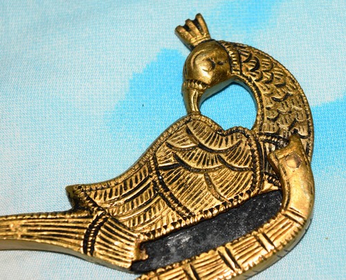 Peacock Betal Cracker With Iron Edge Royal Brass Sarota Nut cracker Holder EK336 - Picture 10 of 11