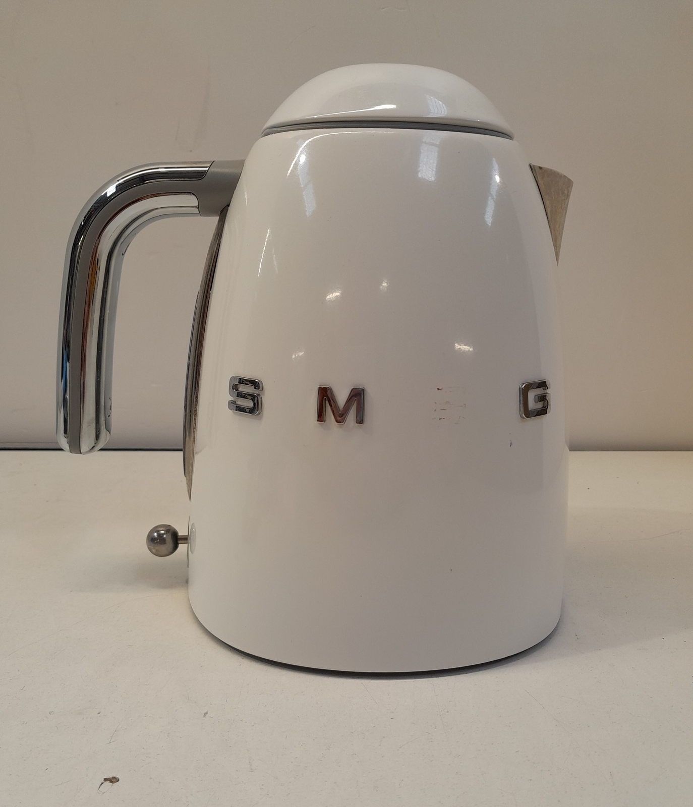 Smeg KLF03WHUK 50's Style Jug Kettle 3000W White (Rust/Limescale