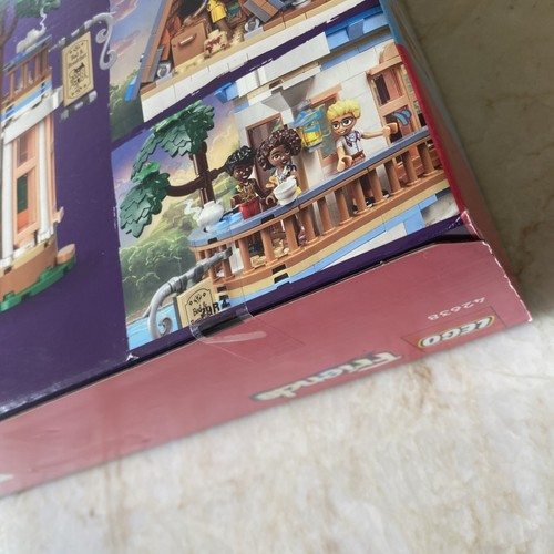LEGO FRIENDS: Castle Bed and Breakfast (42638) - Picture 3 of 21
