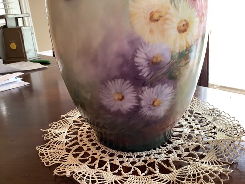 Antiguo jarrón de doble mango pintado a mano JPL Limoges 13 1/2 pulgadas floral - Imagen 10 de 13