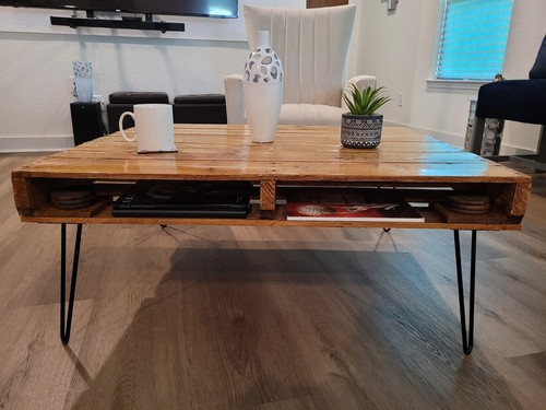 HAND CRAFTED RUSTIC WOOD PALLET COFFEE TABLE W/ FRONT STORAGE SPACE - Picture 2 of 5