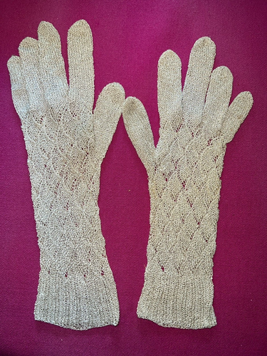 Paire de gants anciens fil de soie entièrement fait aux aiguilles - Imagen 1 de 4