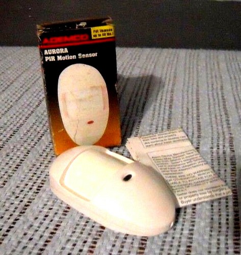 Aurora PIR Low Profile Motion Sensor w/ Pet Immunity by Ademco - Picture 1 of 2