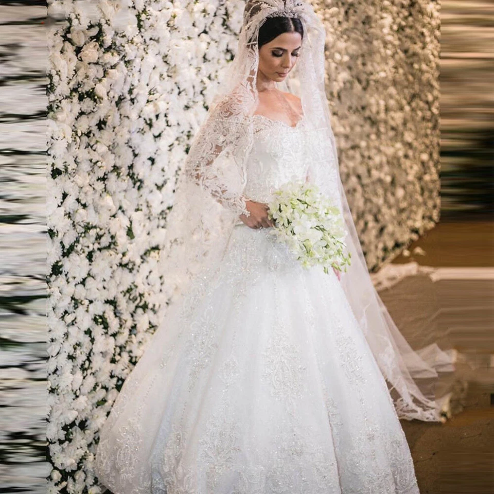 Vestidos de novia de manga larga con apliques de encaje de princesa línea A Foto 3 de 4