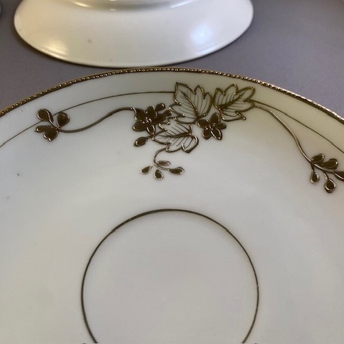 Four Antique Hand-Painted Porcelain NIPPON Gold Gilt Embossed Saucers from Japan - Picture 9 of 9