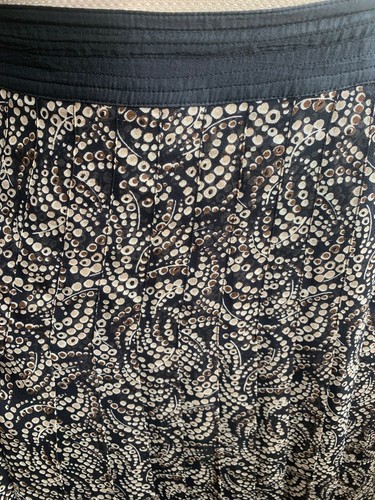 ELEGANTER PLISSEEROCK AUS 100 % SEIDE IN SCHWARZ UND BEIGE 1 1/2 ZOLL BUNDBAND - Bild 5 von 8