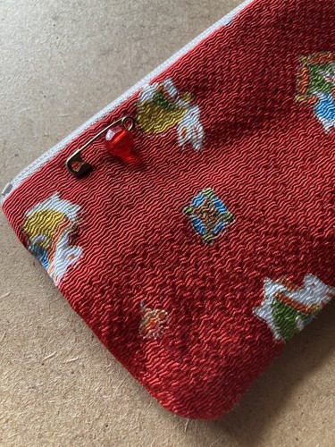 Traditional Japanese Fabric. Long Zipper Pouch. Rabbit. Handmade in Japan. Rare - Picture 6 of 14