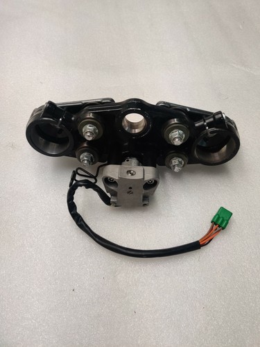 99-07 Suzuki GSX1300R Hayabusa Ignition Switch Key Handlebar Holder Triple Clamp - Picture 9 of 10