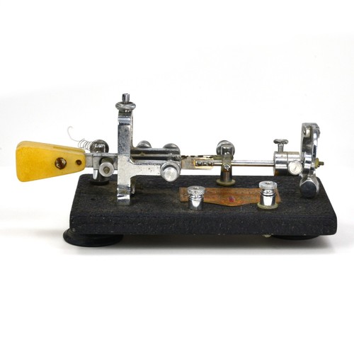 Vibroplex Bug and Case datuje się na 1943 rok zgodnie z przewodnikiem po numerach seryjnych WŚ7P. - Zdjęcie 2 z 11