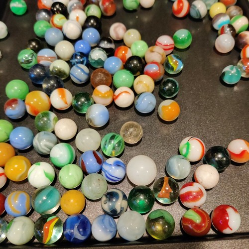 Vintage Marble Collection. Approximately 200 Marbles. Assorted Kinds and Sizes - Picture 2 of 10