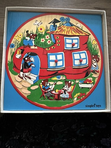 Round knobbed mouse family house puzzle with original box Vintage Non Toxic - Picture 2 of 9