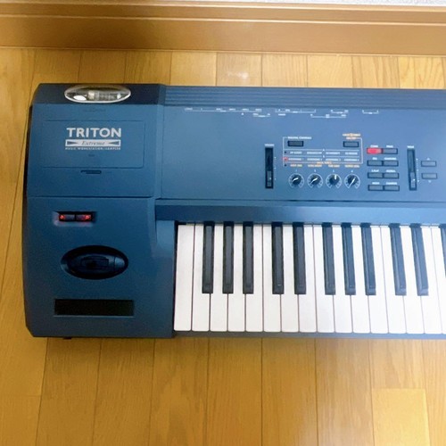 KORG Triton Extreme 76-Key Music Workstation Synthesizer - Keys Tested OK - Picture 3 of 11