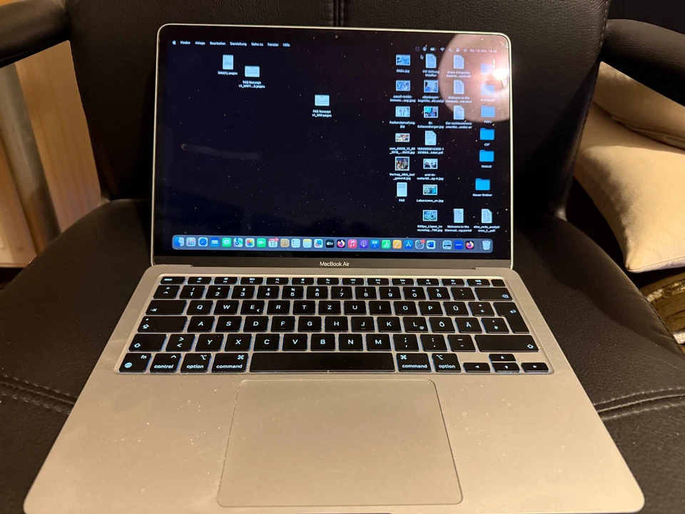 Apple MacBook Air 13 Zoll (256GB SSD, M1, 8GB) Laptop - Space Grau - MGN63D/A...