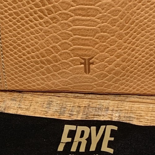 FRYE - Bolso de Mano Melissa Floral Dove 3D Repujado - Cuero Serpiente - Imagen 14 de 19