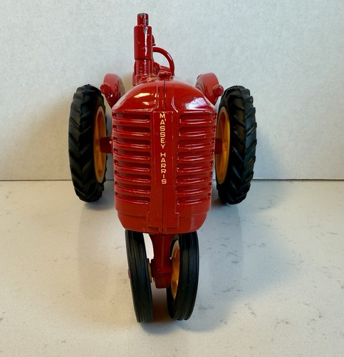 Vtg ERTL Massey Harris 44 Special Tractor 1/16 Scale Die-Cast Metal Narrow Front - Picture 2 of 9