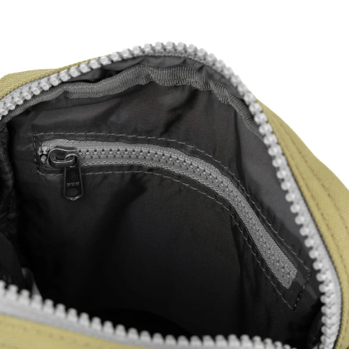 Roka London Bond Recycled Canvas Zip Top Chunky Zipped Crossbody Lightweight Bag - Bild 204 von 215