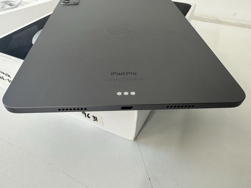 iPad Pro 11” (4th Gen) M2 Chip 256gb Wifi Only Excellent Condition - Picture 3 of 6