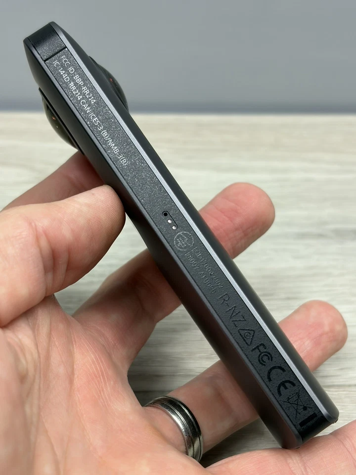 Ricoh Theta v 360° 4K Spherical Camera Metallic Grey In Good Working Condition - Image 2 of 4