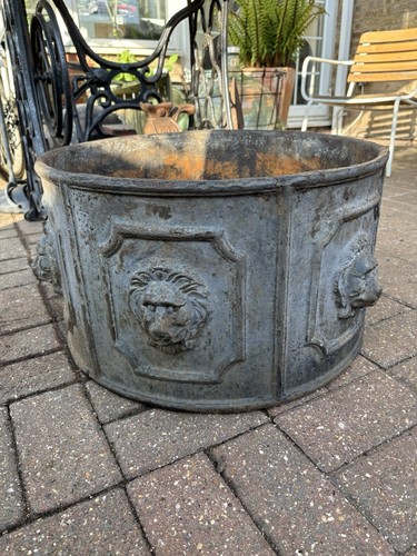 Antique Victorian Cast Iron Lion Head Planter, Large Heavy , On Cast Iron Stand - Picture 9 of 21