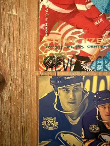 1994-95 Fleer #67 Steve Yzerman #25 Alexander Mogilny - Picture 3 of 6