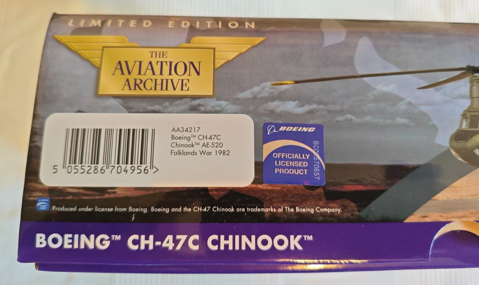 ***CORGI AA34217 Boeing CH-47C Captured Chinook AE-520, Falklands 1982 - NEW*** - Image 2 of 4