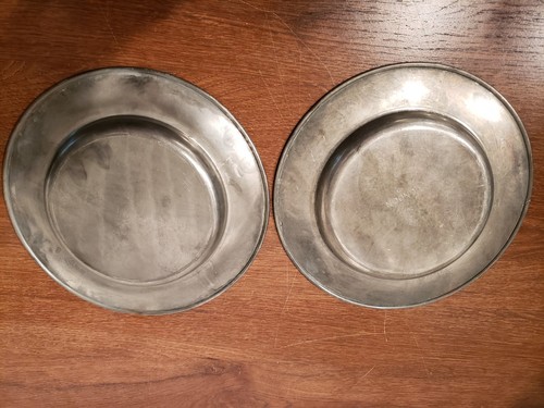 2 Vintage englische Zinn 8" Teller, Krone & Blattkranz Markierungen LONDON - Bild 2 von 7