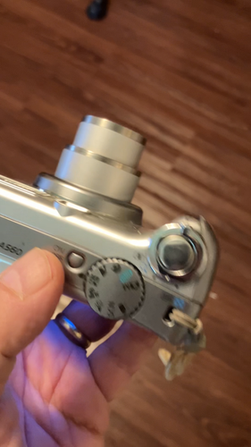 Canon PowerShot A560 silber 7,1 MP 2,5" LCD Bildschirm 4x optischer Zoom Digitalkamera - Video 1 von 1