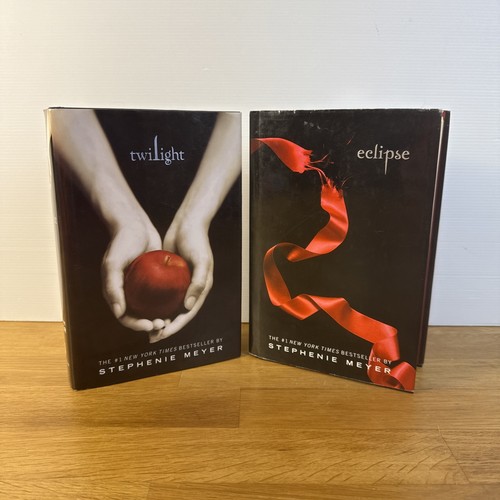 The Twilight Saga First Edition Hardcover Books x2 Stephanie Meyer  - Bild 1 von 4