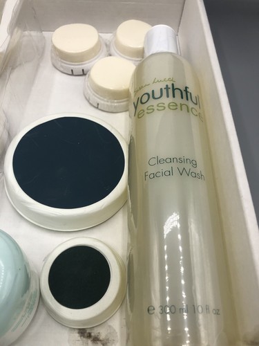Susan Lucci Youthful Essence Microdermabrasion Resurfacing Tool Set - Picture 6 of 10