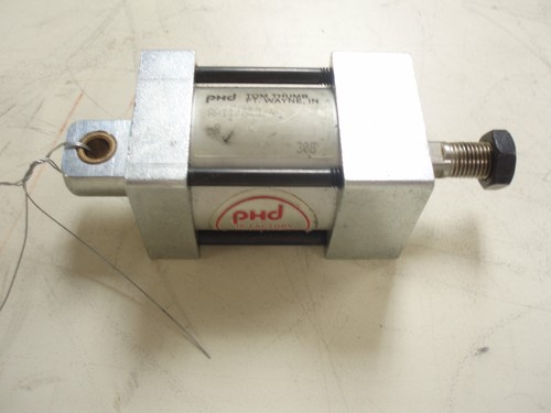 PHD TOM THUMB  PNEUMATIC CYLINDER  P/N AP11/8X3/4R  0.750" STROKE   BORE: 1.125" - Picture 1 of 4