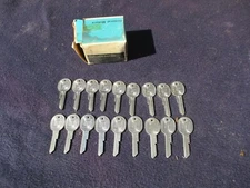 NOS 1969 1970 1971 1972 1973 CHEVROLET GM CARS & TRUCKS OVAL HEAD KEY BLANKS