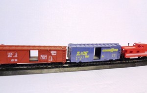 3-HO-Scale-Train-Cars