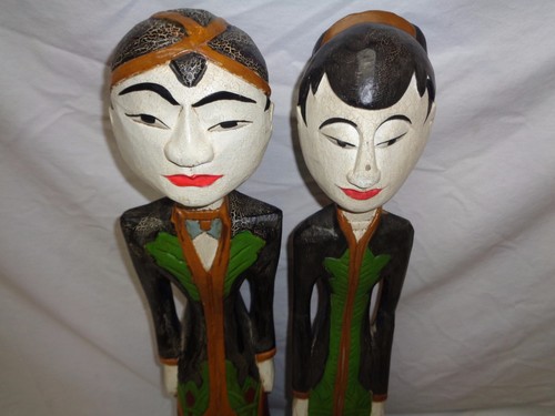Vtg Wood Carved Javanese Wedding Couple Man Woman Statues Balinese Art Sculpture - Picture 3 of 12