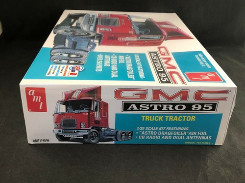 AMT GMC Astro 95 Truck Tractor 1:25 Scale Plastic Model Kit 1140 New in Box - Picture 5 of 6