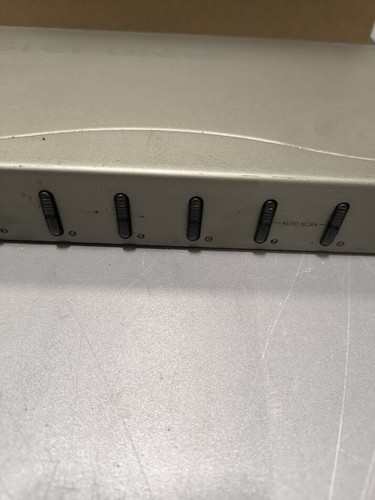 Master View KVM Switch CS-883A - Used, Cosmetic Damage, No Cables - Afbeelding 3 van 13