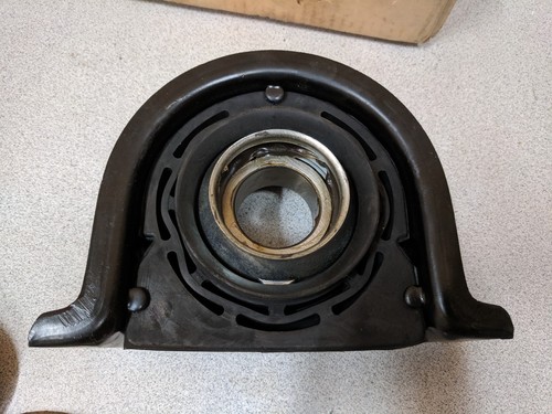 Genuine GM Drive Shaft Center Support Bearing #2021805. in box OEM part - Foto 2 di 7