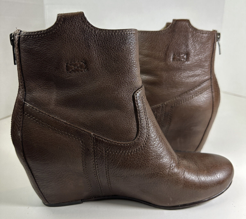 Frye Carson Leather Hidden Wedge Ankle Boots Cognac Brown Booties Size 8.5 M - Picture 3 of 15